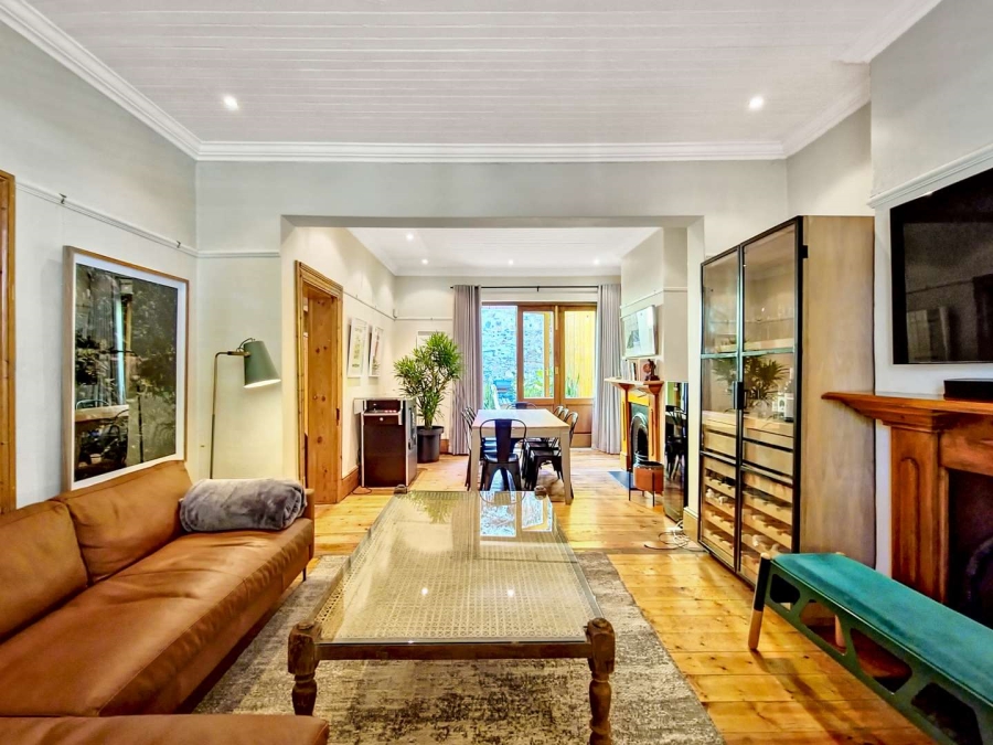 2 Bedroom Property for Sale in Green Point Western Cape